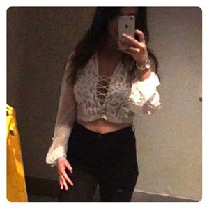 WHITE CROP TOP LONG SLEEVES